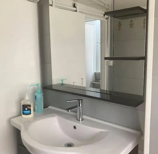 Nuit, La Vie Avec Marie Lou Bateau-hôtel *