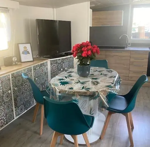 Nuit, La Vie Avec Marie Lou Venette