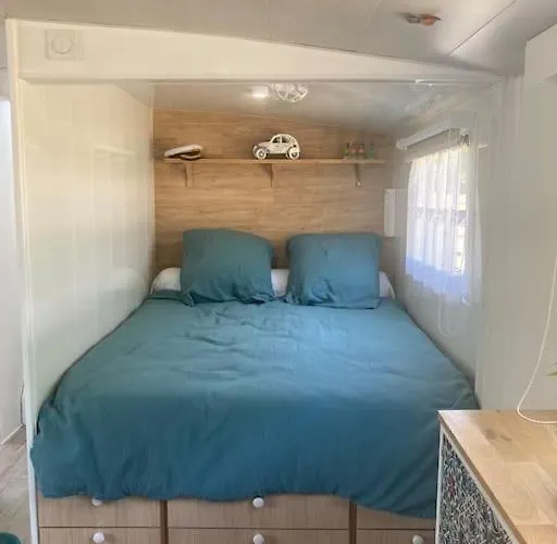 Nuit, La Vie Avec Marie Lou Bateau-hôtel